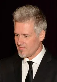 영화제작자인 롭 다이아몬드의 대표 이미지