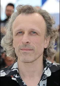 영화배우인 얀 비요부트의 대표 이미지