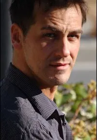 영화배우인 호르헤 카살두에로의 대표 이미지