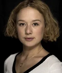 영화배우인 알바 어거스트의 대표 이미지