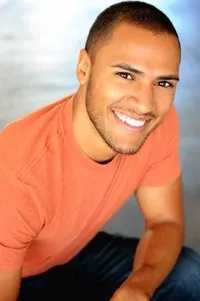 영화배우인 안드레 홀의 대표 이미지