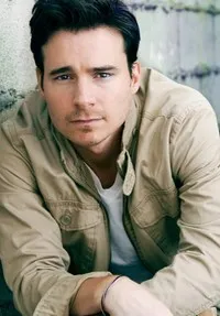 영화배우인 다니엘 봉주르의 대표 이미지