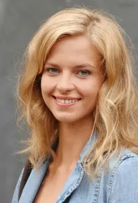 영화배우인 마르타 니에라드키비치의 대표 이미지