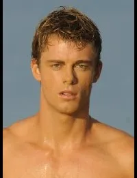 영화배우인 루크 미첼의 대표 이미지