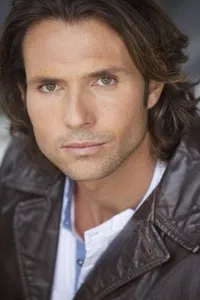 영화배우인 클린트 글렌 허멀의 대표 이미지