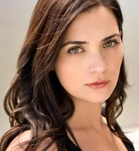 영화배우인 줄스 윌콕스의 대표 이미지