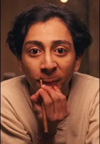 영화배우인 토니 레볼로리의 대표 이미지