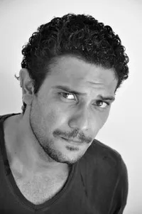 영화배우인 아세르 야신의 대표 이미지