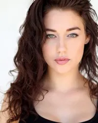 영화배우인 제이드 테일러의 대표 이미지