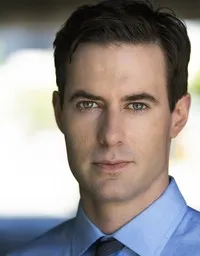 영화배우인 딘 케이츠의 대표 이미지