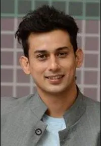 영화배우인 산토쉬 바몰라의 대표 이미지