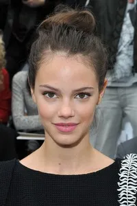 영화배우인 로라 레이바의 대표 이미지