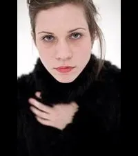 영화배우인 나타사 스토크의 대표 이미지