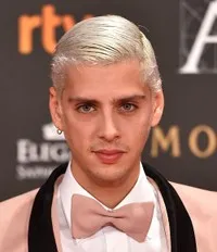 영화배우인 에두아르도 카사노바의 대표 이미지