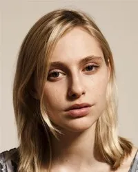 영화배우인 헤일리 매그너스의 대표 이미지