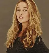 영화배우인 샬롯 베가의 대표 이미지