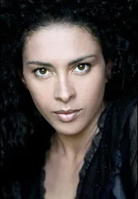 영화배우인 셀마 쿠쉬의 대표 이미지