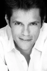 영화배우인 에릭 페리제의 대표 이미지