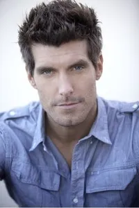 영화배우인 라이언 크로스의 대표 이미지