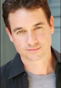 영화배우인 채드 도셋의 대표 이미지