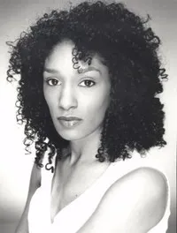 영화배우인 제니퍼 치아크페의 대표 이미지