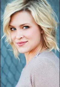 영화배우인 키라 포젤의 대표 이미지