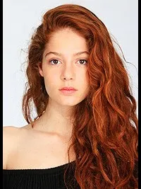 영화배우인 제나 티암의 대표 이미지