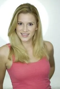 영화배우인 헤일리 데리베리의 대표 이미지