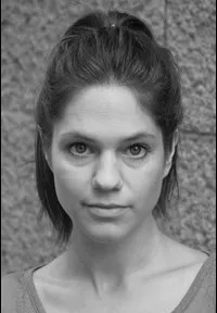 영화배우인 라켈 바름란데르의 대표 이미지