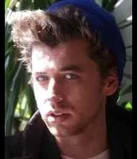 영화배우인 조나단 보르겔의 대표 이미지