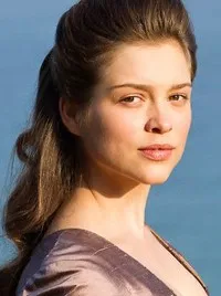 영화배우인 소피 쿡슨의 대표 이미지