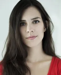 영화배우인 캐리 앤 헌트의 대표 이미지