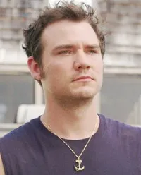 영화배우인 다니엘 듀런트의 대표 이미지