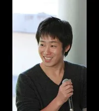 영화배우인 다카키 코스케의 대표 이미지