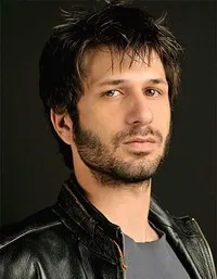 영화배우인 우샨 차키르의 대표 이미지