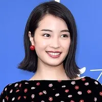 영화배우인 히로세 스즈의 대표 이미지