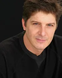 배우인 제프 야거의 대표 이미지