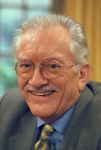 영화배우인 에드몬드 클라센의 대표 이미지