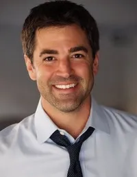 영화배우인 제이슨 페이스의 대표 이미지