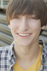 영화배우인 매튜 반 오스의 대표 이미지