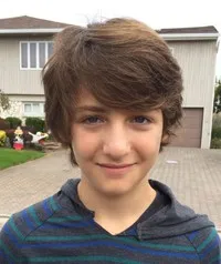 영화배우인 줄리안 샤트킨의 대표 이미지