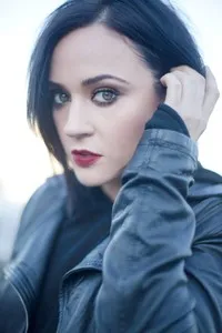 영화배우인 젤레나 닉의 대표 이미지