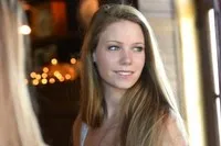 영화배우인 클로에 라니어의 대표 이미지