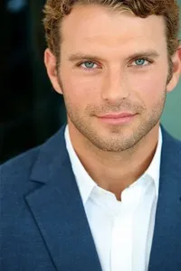 영화배우인 마이클 랜험의 대표 이미지