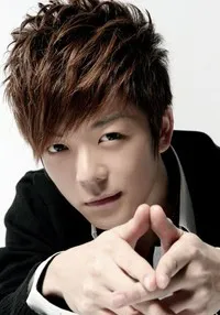 가수, 영화배우인 왕약흠의 대표 이미지