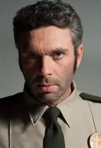 영화배우인 레오 패파드의 대표 이미지