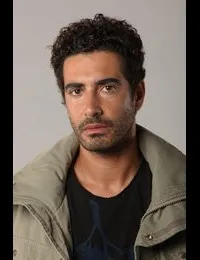 영화배우인 조앙 템페라의 대표 이미지