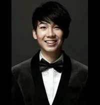 가수인 백거강의 대표 이미지