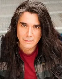 영화배우인 줄리안 블랙 안텔로페의 대표 이미지