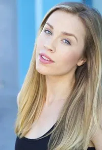 영화배우인 트루 콜린스의 대표 이미지